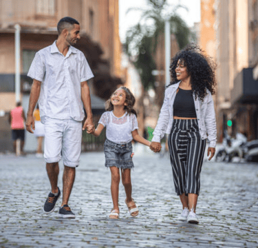 uma familia brasileira nos estados unidos com um visto americano