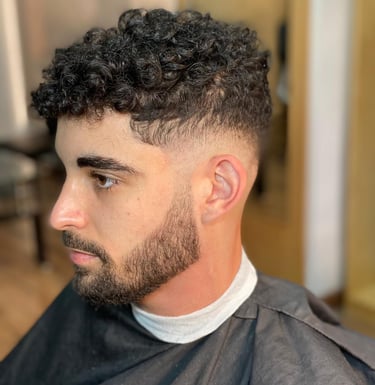 corte de barbe en peluquería de caballeros