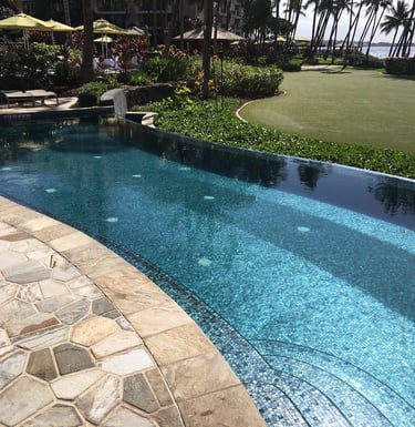 Quartzite paving for resorts