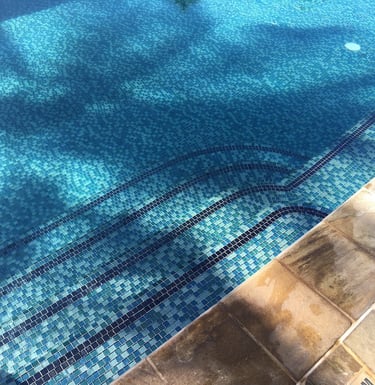 Quartzite paving for pool edges