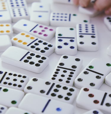 Jeu de dominos. Crédit photo : Ryan Quintal