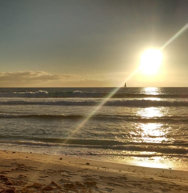 Coucher de soleil sur la Plage des Brisants à Saint-Gilles-Les-Bains