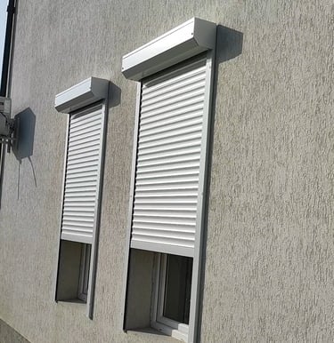 Rulouri exterioare pe comanda Sev Home