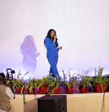 Leslie Canaan, conférencière