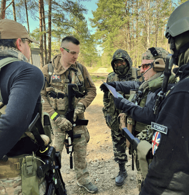 Įmonių komandos formavimo renginiai Lietuvoje - karinės pramogos, airsfot, dažasvydžio pramogos