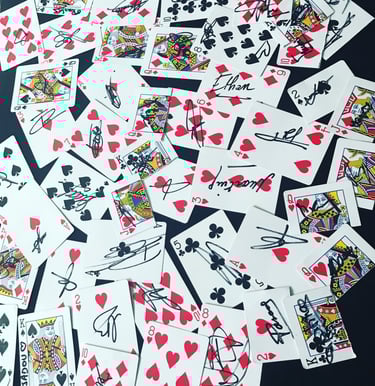 souvenir de prestation cartes signées par les spectateurs