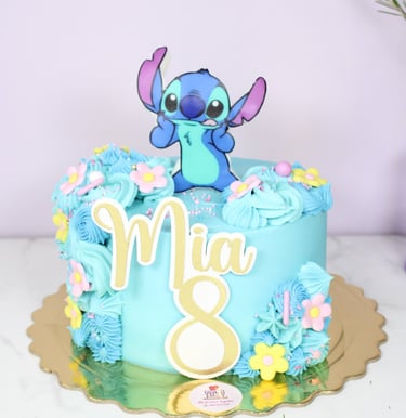 Tarta personalizada de Stitch en tonos azules para cumpleaños infantil en Madrid