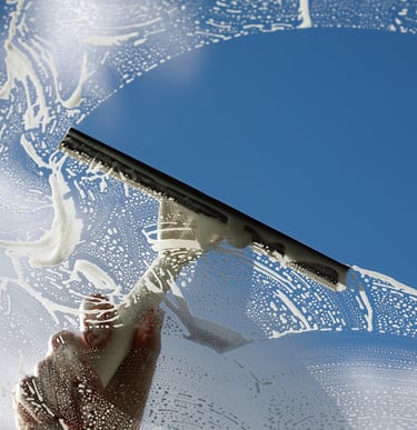 Mögliche Aufgabenfelder bei der Glasreinigung: Fensterreinigung Rahmen- und Lamellenreinigung