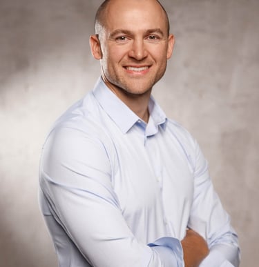 Profesionalūs verslo, linkedin portretai Vilniuje Kaune, dalykinė fotografija, asmeninis įvaizdis studijoje, darbo vietoje