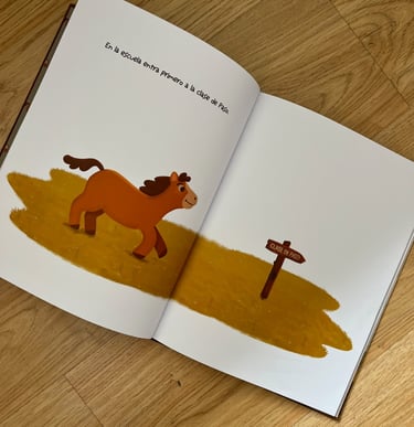 El caballo Tobi entra a la clase de paso