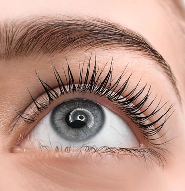 Risultato finale laminazione ciglia per sguardo più aperto e definito