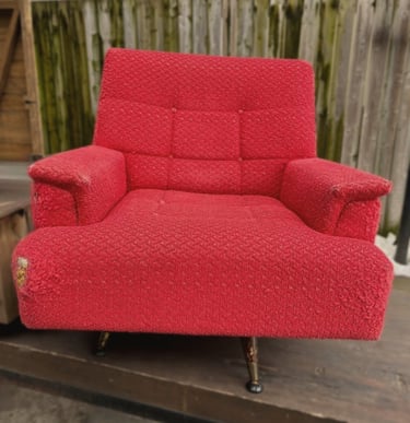 bright vintage mcm boxy chair with scratches