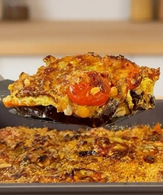 Vegetarian baked casserole recipe with pesto cream and savory crumble