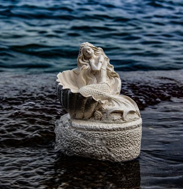 Sea Mermaid Candle by Rangliciene