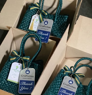 Tas anyaman plastik handmade untuk souvenir Ramadhan Kareem dengan kemasan eksklusif