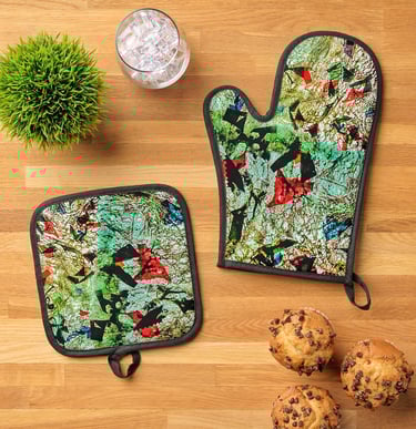 White texture abstract oven mitt and pot holder
