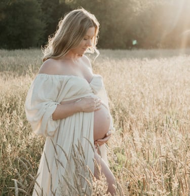golden-hour maternity photographer Lincolnshire