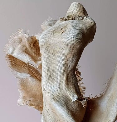 A clickable link leading to a page with further information about the sculpture 'Windswept Dreams'