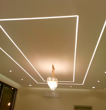 تصميم سقف جبس حديث مع إضاءة LED مخفية للمنازل والمكاتب في الرياض المملكة العربية السعودية