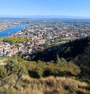 Photo du sud de Tournon sur Rhône, depuis les hauteurs de la ville