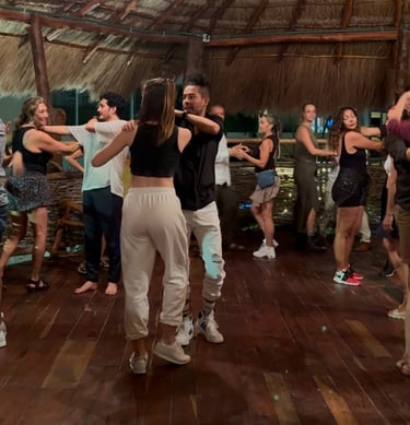Bachata class group in Playa del Carmen