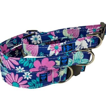 Big pink and teal flowers pop out on this Spring & Summer Dog collar.