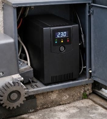 imagem jpeg nobreak em portão automático