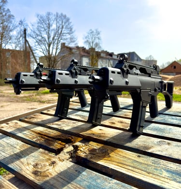 Airsoft ginklo dizainas su detaliais korpuso elementais