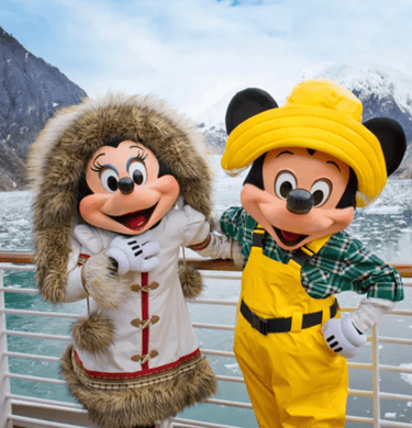 Mickey Mouse y Minnie Mouse con caracterizacion especial de Alaska por crucero Alaska Disney Cruise