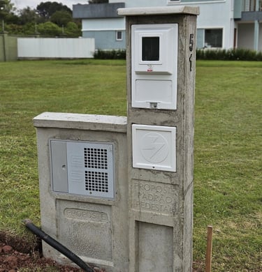 Poste Pedestal ligação subterrânea condominio