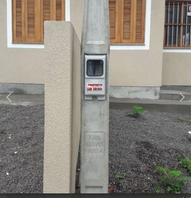 Poste de luz monofasico