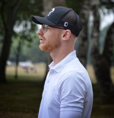 Golfeur portant la casquette Road trip Rennes BZH