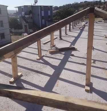 Çatı ısı yalıtımı uygulaması, Ayvalık çevresinde enerji verimliliği artırımı.