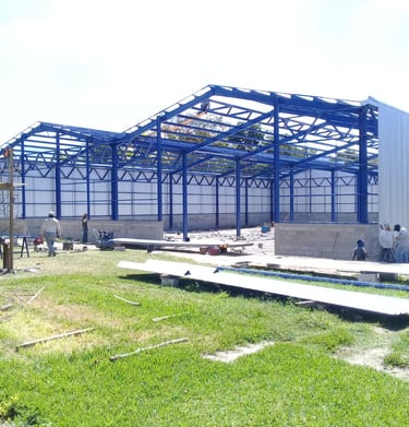 Construcción de bodega metálica en Guatemala