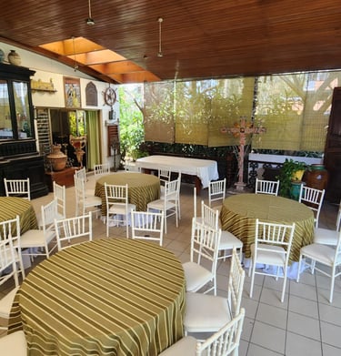 Alquiler de mesas con mantel y sillas