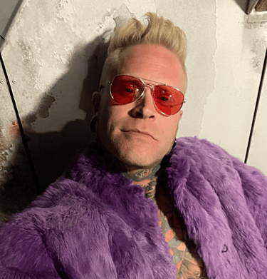 Forelsket Onkel I Lyserødt