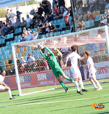 Daniel Solsky Plucks The Ball From The Air vs Sydney Utd away