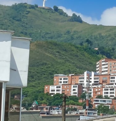 imagen desde la calle 5 al cerro de cristo rey