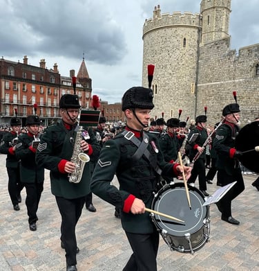 Queens guard Windsor Castle marching band music