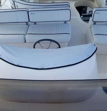 tapiceria-nautica-interior-poliester-reforzado-fuengirola-yate