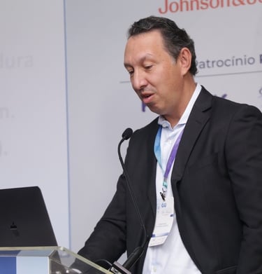 Palestra sobre desafios em cirurgia robótica de câncer de rim