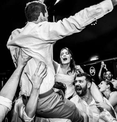 Recepción boda Pinamar, momento de diversión y celebración, fotógrafo documentalista