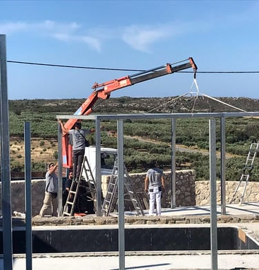 Ανύψωση μεταλλικής κατασκευής για κατασκευή πέργκολας