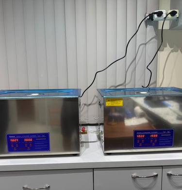 2 Banheiras de Ultrassom de 30 litros e outras de menor dimensão