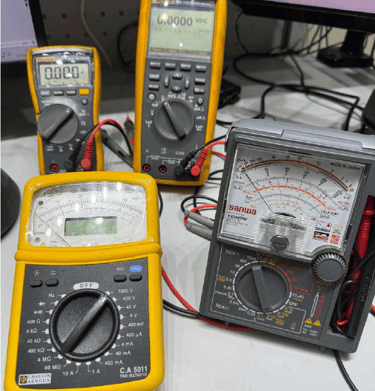 Multimetros analógicos e digitais
