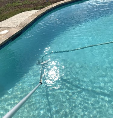 78232 Sa Antonio Texas swimming pool cleaning service