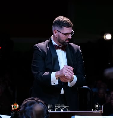Jesús Agomar Conducting a Symphonic Band