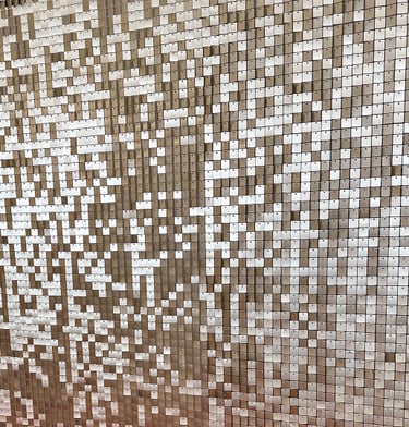 Blizgi auksinė foto siena, foto siena vilnius nuoma, gimtadienio dekoraciju nuoma, foto siena 