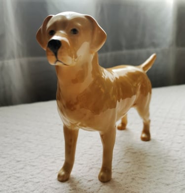 beswick yellow labrador dog figurine made in england