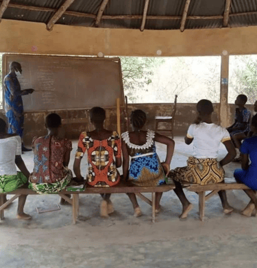 Groupe de femmes qui suivent une formation